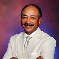 Why a veteran airport concessionaire sees a big future for automated retail 