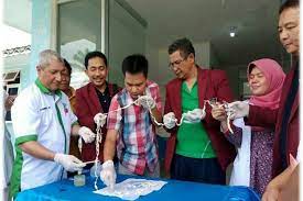 Padahal ternyata cacing tanah adalah hewan yang memiliki segudang. Mengenal Bahaya Cacing Pita Cara Deteksi Dan Pencegahannya Halaman All Kompas Com