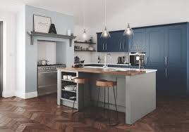 Whatever your requirements from just a new worktop, replacement kitchen doors, or a complete new kitchen, we are happy to carry out all jobs no matter the size. Kitchen Fitters Nottingham Luxury Fitted Kitchens