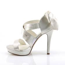 Chez sacha, vous êtes à la bonne adresse pour les sandales les plus tendance et les plus branchées! Nu Pieds Talon Modes En Satin Ivoire Pour Mariage