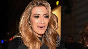 Annalisa chirico è una giornalista e scrittrice italiana, presidente del movimento fino a prova contraria, tra i cui membri spiccano personaggi illustri come giulio tremonti e marco tronchetti. Annalisa Chirico Eta Altezza Peso Fidanzato Marito Figli La Vita Privata