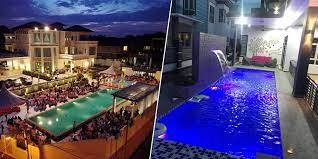 Kemudahan ini dilengkapi dengan parking berbumbung. 8 Recommended Homestays With Elegant Swimming Pool In Johor Bahru Johor Now