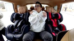 SUV - 카시트 2개 사이에 사람이 앉을수 있을까요? - 클리앙