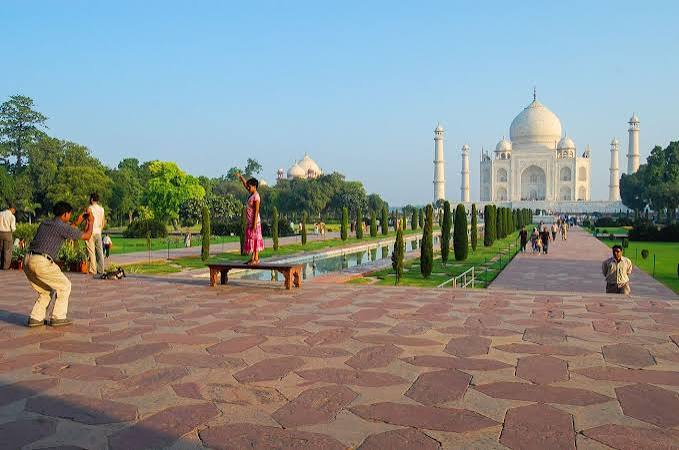 Taj Mahal Guided Tour - An Epitome of Love