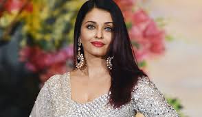 Ash's instagram shows how beautifully she balances family and work. Aishwarya Rai Bachchan To Make Instagram Debut Tomorrow The Week