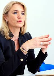 Legislatives Marie Tribout Candidate Sur Metz 1 Connecter Le Territoire Au National