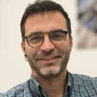 PDF) De la devoción al coleccionismo. Las reliquias, mediadoras entre el  poder y la identidad