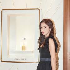 Drawing on chaumet's historic relationship with empress joséphine, the latest installment in the jeweller 's iconic joséphine collection features a contemporary mixture of materials. Update Song Hye Kyo Dazzles In Stunning New Photos From Her 1st Official Korean Event In Months Soompi