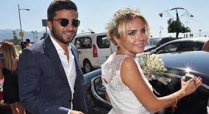 Ece erken'in sunuculuğunu yaptığı söylemezsem olmaz programında sayarı'ya yönelik beni eşim aldatsa ben ondan ne para talep ederdim ne de başka bir şey; Ece Erken Bosanamadi Bursa Com