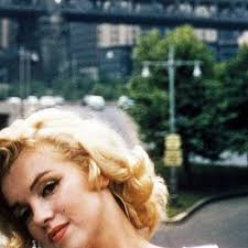 Lina Turner (@TurnerLina)