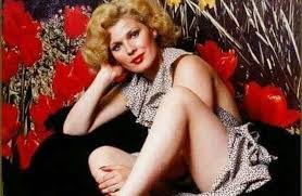 Natalicio de la bellísima Angélica Chaín, #diva del #cinemexicano, que  aparece en Cadena Perpetua, de Ripstein; Deseos, de Corkidi; en memorable  papel lésbico en Cuando tejen las arañas, de Gavaldón, así como