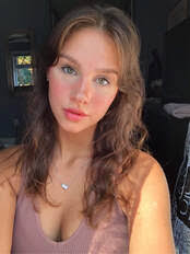 Laura Crupi's Instagram, Twitter & Facebook