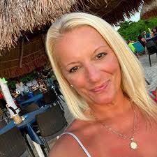 Hillary Padilla's Instagram, Twitter & Facebook