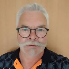 Mein Name ist Roberto Baumgarten, ich bin 65 Jahre alt und als Disponent  tätig. Ich bin gebürtiger Löbauer und lebe in Ebersdorf. Seit Mai 2023  stehe ich der AfD Fraktion im Stadtrat