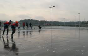 Maar ik besef ook wel dat er tóch mensen naar hier komen, zei hij in. Na Een Nachtje Vorst Kan Je Hier In De Achterhoek Al Schaatsen Op Natuurijs Achterhoek Destentor Nl