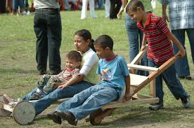 Los juegos tradicionales en la zona rural de la selva entre los juegos con influencia mestiza encontramos: 10 Juegos Tradicionales De Costa Rica Comunicacion Educativa El Avance Tecnologico Ha Cambiado