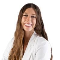 Sarah Whitlatch's Instagram, Twitter & Facebook