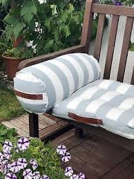 Sitzkissen Stuhlauflage Sommerkissen Gestreift Hellblau Weiss Ledergriff 42x42cm Sitzkissen Stuhle Stuhlauflagen