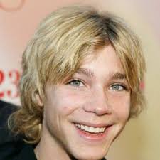 Alex Black: Clothes, Outfits, Brands, Style and Looks