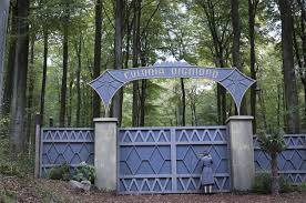 View listing photos, review sales history, and use our detailed real estate filters to find the perfect place. Die Welt Der Drehorte Colonia Dignidad Es Gibt Kein Zuruck
