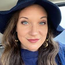 Molly Stroud's Instagram, Twitter & Facebook