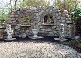 With the right tools, paving a pathway is a relatively easy d.i.y. Pathways And Paving In Horticulture Beautiful Gardens