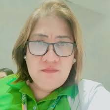 Si Aiza Seguerra yung bata.. yung may karga sa kanya hindi ko masyadong  mamukhaan kung sino hehehe. kilala nyo po ba sya?? image cttro