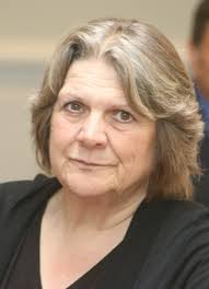 Laurie Downs's Instagram, Twitter & Facebook