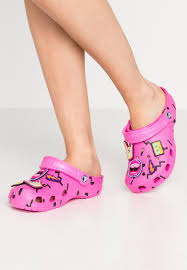 This is 90s music, yeah! Crocs Classic 90s Pool Slides Pink Zalando De