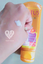 This sunscreen lotion for oily skin by lotus is perfect for everyday use since it not only locks in moisture but also provides your skin with a defense 7. Lotus Herbals Safe Sun Uv Screen Matte Gel Spf 50 Review Peppy Blog