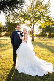 Fort Worth Wedding Bride And Groom Portraits At Whiskey Ranch Dallas Wedding Photographers Wedding Photography Dallas Texas Wedding Photography