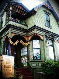 The Pied Cow Coffeehouse And Hookah Bar In Portland Oregon To The Left Of The Photo Is An Amazing Secluded C San Francisco Road Trip Coffee House Hookah Bar