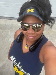 College football starts today... Roll call who ya Roll with...