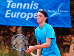 Les résultats de tennis en direct (tennis live score) ainsi que les résultats antérieurs que vous trouvez sur le site tennisendirect.net offrent aux amateurs de tennis un service complet et un aperçu des résultats de tennis. Facebook