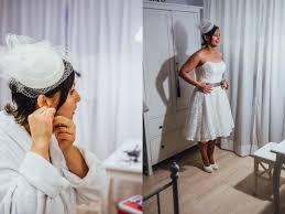 Check spelling or type a new query. Herbsthochzeit Mit Kurzem Vintage Spitzenkleid In Der Alten Gartnerei