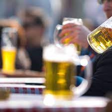 Diese 13 Anzeichen Verraten Ob Sie Zu Viel Alkohol Trinken Gesundheit