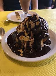 Une Petite Profiterole Et Pas Enormement De Chocolat Picture Of L Entrecote Toulouse Tripadvisor