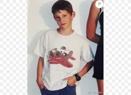 En 2015, il reçoit le césar du meilleur acteur pour sa prestation dans le film yves saint laurent de jalil lespert. Pierre Niney Un Fil A La Patte Actor Boy Photography Png 675x597px Actor Arm Boy Celebrity