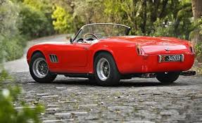 It is based on the 250 gt berlinetta tour de france, but with a convertible top for increased enjoyment of the lovely california weather. 1961 Ferrari 250gt Swb California Spider Headed To Auction News Car And Driver