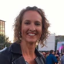 Lisa Behrends's Instagram, Twitter & Facebook