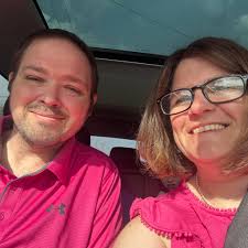 Day 4 🛳️ Such a fun and relaxing day at Mahogany Bay -Roatan Honduras A  little splashing in the sea 🌊 hunted seashells with Fisher, a little  shopping and even got a