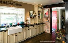 The right kitchen cabinets can make or break your kitchen's functionality and style, not to mention your budget! Columbia Cabinets Traditional Design Portfolio