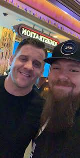 👑🧟‍♂️👑 GO meet BURT CUMMINGS . #ArmyOfTheDEAD . On . @netflix . NOW . 🔥  . 🧟‍♂️ . ☠️ . #AoTD @ Las Vegas, Nevada