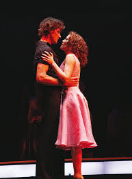 When he probed the powder in the compact, he extracted a diamond and ruby ring: Dirty Dancing Musical Tanz Show 2006 In Hamburg Musical World