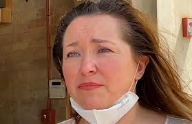 The couple failed to report about $465,000 in income between 2014 and 2019, according to authorities. Wife Of White Cop Who Kneeled On George Floyd S Neck Wrote Bad Check Daily Mail Online