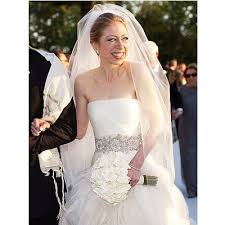 What kind of wedding dresses will she choose? Fashion Mixology Blog Chelsea Clinton Chose Vera Wang As Her Wedding Dress Designer For Her Big Day Yesterday