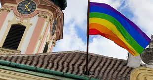 Select from premium regenbogenflagge of the highest quality. Homo Hasser Innen Klauen Regenbogenflaggen Von Katholischen Kirchen Queer De