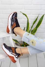 Kadin Sneaker Modelleri Siyah Rugan Ayakkabilar Kadin