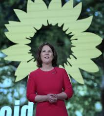 Partei und kandidatin fühlen sich ungerecht behandelt. Germany S Greens Endorse 40 Year Old Lawmaker For Chancellor