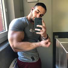 These are the glute muscles that would get most worked when doing squats, deadlifts, and hip thrusts, all of which require you to thrust your hips forward. Yannis Karrer Upper Body Pump Snapshot Weekly Facebook